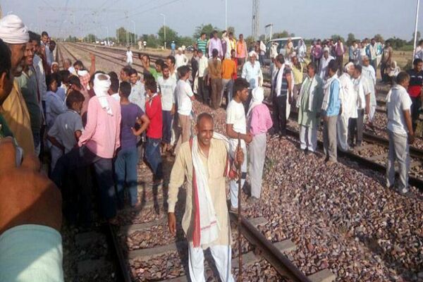 जाट आंदोलन: वसुंधरा राजे के आश्वासन के बाद आंदोलन खत्म, रेल यातायात शुरू