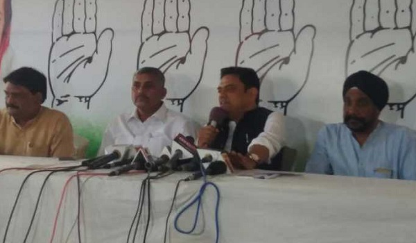 कांग्रेस को लगा बड़ा झटका, AICC प्रवक्ता व पूर्व सांसद ने दिया इस्तीफा कांग्रेस को लगा बड़ा झटका, AICC प्रवक्ता व पूर्व सांसद ने दिया इस्तीफा
