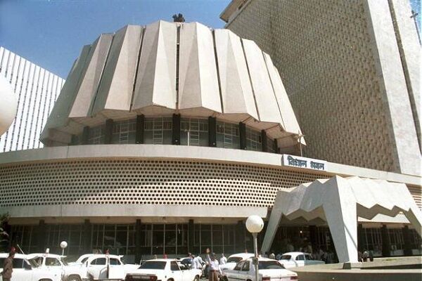 महाराष्ट्र विधानसभा से 19 विधायकों को 31 दिसंबर 2017 तक के लिए किया निलंबित महाराष्ट्र विधानसभा से 19 विधायकों को 31 दिसंबर 2017 तक के लिए किया निलंबित