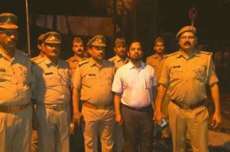 पूर्व विधायक और पीस पार्टी के अध्यक्ष डॉ. अयूब रेप केस में गिरफ्तार पूर्व विधायक और पीस पार्टी के अध्यक्ष डॉ. अयूब रेप केस में गिरफ्तार
