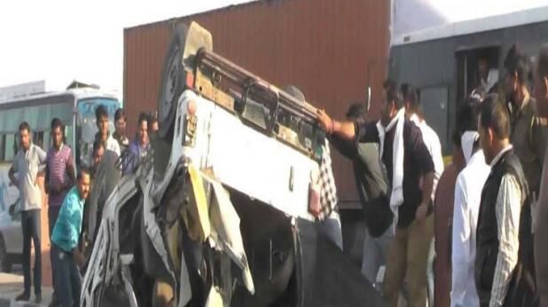 राजस्थान के दौसा में टेंकर से जीप भिड़ी, सात की मौत एक दर्जन घायल