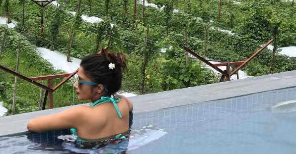 TV की इस संस्कारी बहू ने रेड बिकनी में ढाया कहर, देखिए- बोल्ड लुक TV की इस संस्कारी बहू ने रेड बिकनी में ढाया कहर, देखिए- बोल्ड लुक