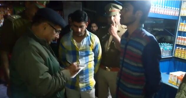 रोडवेज कर्मचारियो और अम्बेडकर छात्रावास के छात्रों की बीच हुआ विवाद , छात्रों ने बस के शीशे तोड़े