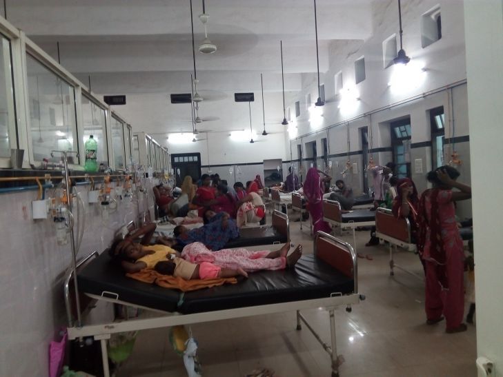 यूपी के अस्पताल में बरसी मौत, पांच लोंगों की मौत मचा हडकम्प यूपी के अस्पताल में बरसी मौत, पांच लोंगों की मौत मचा हडकम्प
