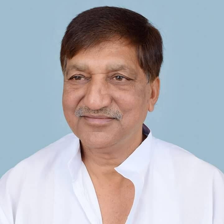 सांसद नरेश अग्रवाल के भाई से कहा मुस्लिम सभासद ने, अब योगी सरकार में नही चलेगी दादा गिरी सांसद नरेश अग्रवाल के भाई से कहा मुस्लिम सभासद ने, अब योगी सरकार में नही चलेगी दादा गिरी