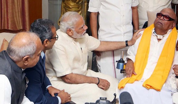 PM मोदी ने डीएमके प्रमुख एम करुणानिधि से की मुलाकात