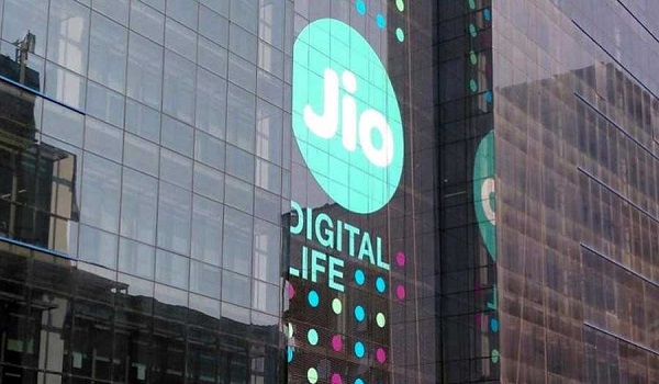 अब टीवी और ब्रॉडबैंड क्षेत्र में JIO मचाएगी धमाल, इन शहरो में जल्द होगी लॉन्च अब टीवी और ब्रॉडबैंड क्षेत्र में JIO मचाएगी धमाल, इन शहरो में जल्द होगी लॉन्च