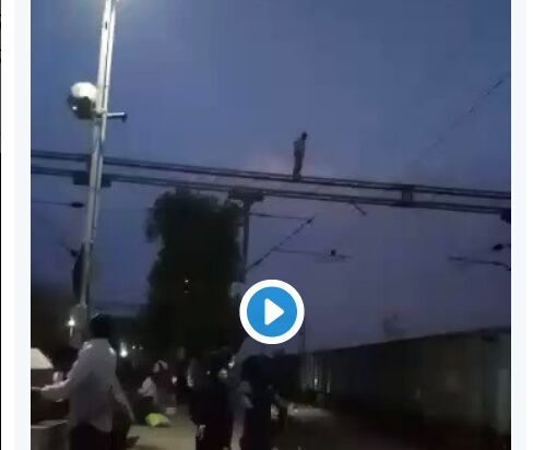 बालामऊ रेलवे स्टेशन बना सर्कस का स्टेज सिरफिरे ने दिखाया दुस्साहसिक खेल, मूकदर्शक बनी रेलवे पुलिस