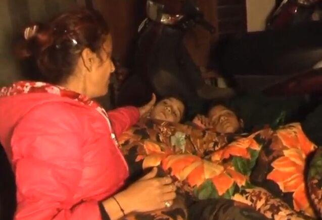 पत्नी और 3 मासूम बच्चों को घर से निकाला, पुलिस ने महिला को हडकाया