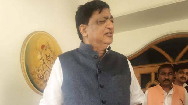 सपा नेता नरेश अग्रवाल बोले, मैं कार्यकर्ताओं का भगवान - उनका कोई बाल बांका नही कर सकता सपा नेता नरेश अग्रवाल बोले, मैं कार्यकर्ताओं का भगवान - उनका कोई बाल बांका नही कर सकता