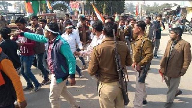 शाहजहाँपुर तिरंगा यात्रा में मारपीट पथराव, पुलिस के साथ मारपीट शाहजहाँपुर तिरंगा यात्रा में मारपीट पथराव, पुलिस के साथ मारपीट