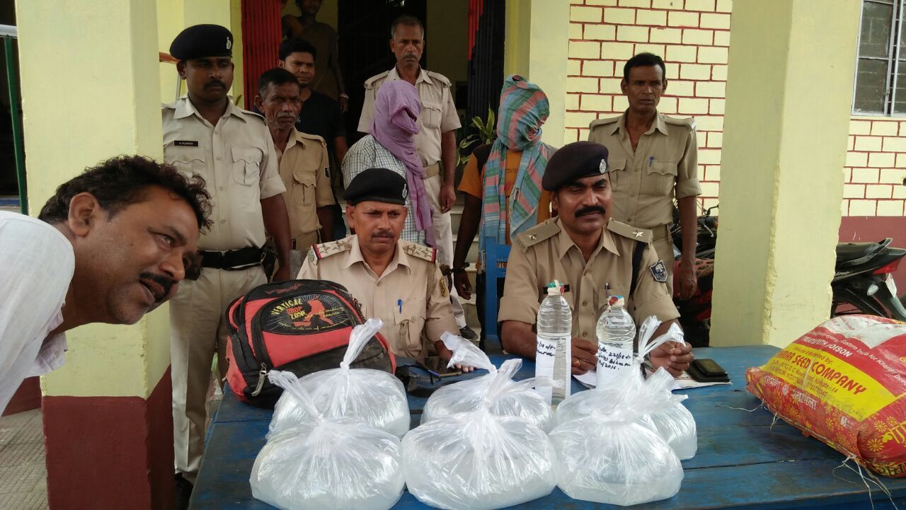 फलका पुलिस ने बरामद की देसी शराब की बड़ी खेप