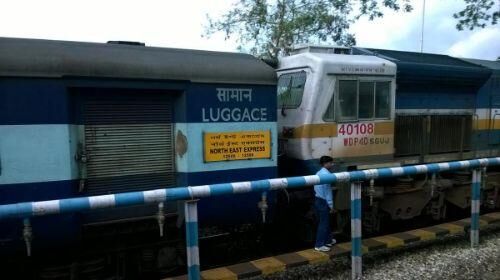 कानपुर में नार्थ ईस्ट एक्सप्रेस के टॉयलेट में प्रेमी युगल ने की आत्म हत्या, प्रेमी युगल थे पुलिस हिरासत में कानपुर में नार्थ ईस्ट एक्सप्रेस के टॉयलेट में प्रेमी युगल ने की आत्म हत्या, प्रेमी युगल थे पुलिस हिरासत में