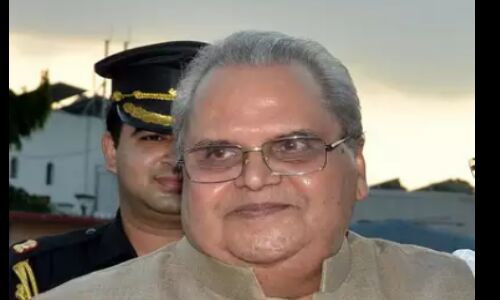 जम्मू-कश्मीर में पीडीपी-एनसी-कांग्रेस को बड़ा झटका, राज्यपाल ने भंग की विधानसभा जम्मू-कश्मीर में पीडीपी-एनसी-कांग्रेस को बड़ा झटका, राज्यपाल ने भंग की विधानसभा