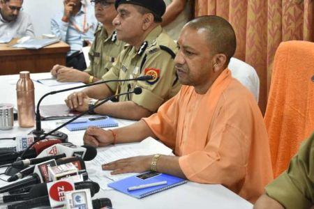 यूपी में अपराध पर लगी लगाम, पेश किये सरकार ने आंकड़े यूपी में अपराध पर लगी लगाम, पेश किये सरकार ने आंकड़े