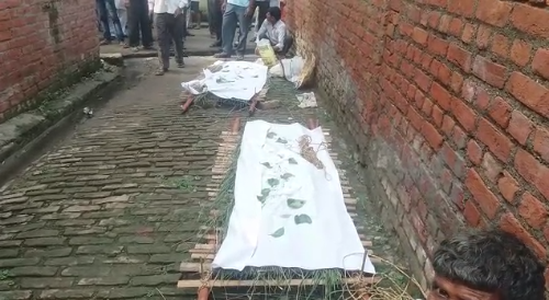 यूपी के बिजनौर में तीन दिन से नहीं बना घर में खाना, माँ ने दो बेटियों समेत खाया जहर, मेक इन इंडिया का एक और परिणाम! यूपी के बिजनौर में तीन दिन से नहीं बना घर में खाना, माँ ने दो बेटियों समेत खाया जहर, मेक इन इंडिया का एक और परिणाम!