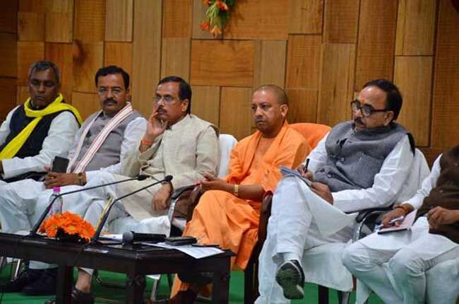 हार के गम में डूबी बीजेपी को अब इन पांच सवालों ने बुरी तरह उलझाया हार के गम में डूबी बीजेपी को अब इन पांच सवालों ने बुरी तरह उलझाया