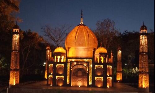 वेस्ट टू वंडर पार्क: आपकी दिल्ली में आ गए दुनिया के सात अजूबे