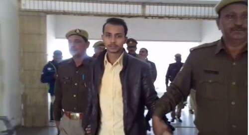 कासगंज पुलिस ने दबोचा 25 हजार रूपये का इनामी बदमाश कासगंज पुलिस ने दबोचा 25 हजार रूपये का इनामी बदमाश