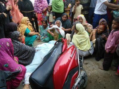 कासगंज में तेल टैंकर व स्कूटी की आमने सामने की भिड़ंत, स्कूटी सवार की मौके पर मौत कासगंज में तेल टैंकर व स्कूटी की आमने सामने की भिड़ंत, स्कूटी सवार की मौके पर मौत