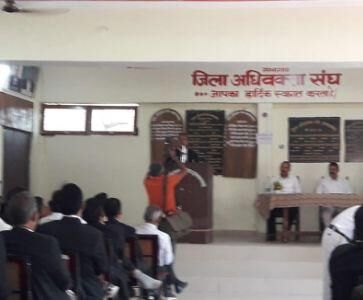 जिला कचहरी में आज हड़ताल, माहौल तनावपूर्ण जिला कचहरी में आज हड़ताल, माहौल तनावपूर्ण