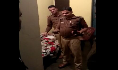 पुलिस ने इलाहाबाद विश्वविद्यालय के हॉस्टल पर मारा छापा , 20 हजार का इनामी गिरफ्तार असलहे किए बरामद