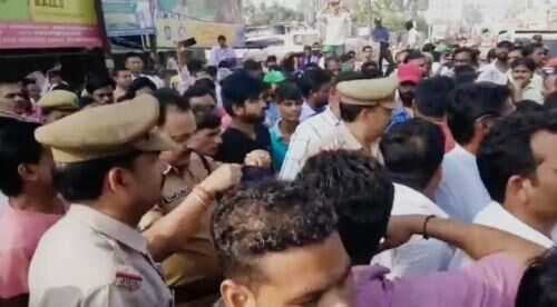 बिजनौर में सफाई कर्मी को अज्ञात युवक ने चाक़ू मारकर किया घायल बिजनौर में सफाई कर्मी को अज्ञात युवक ने चाक़ू मारकर किया घायल