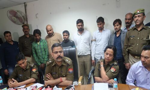 कम्पनी मे चोरी करने वाले 7 अभियुक्त के कब्जे से 1 करोड 15 लाख का माल बरामद - एसएसपी नोएडा कम्पनी मे चोरी करने वाले 7 अभियुक्त के कब्जे से 1 करोड 15 लाख का माल बरामद - एसएसपी नोएडा