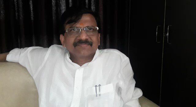 अयोध्या में 25 नवम्बर को होने वाले कार्यक्रमों को लेकर विहिप व शिवसेना में रार अयोध्या में 25 नवम्बर को होने वाले कार्यक्रमों को लेकर विहिप व शिवसेना में रार