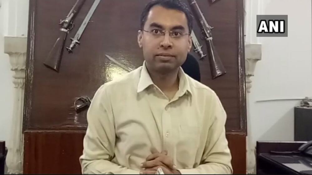 अलवर जिले के रामगढ़ से बसपा उम्मीदवार लक्ष्मण सिंह की मौत, डीएम ने किया चुनाव स्थगित अलवर जिले के रामगढ़ से बसपा उम्मीदवार लक्ष्मण सिंह की मौत, डीएम ने किया चुनाव स्थगित