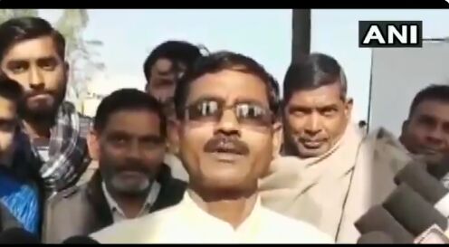 बीजेपी विधायक बोले, मुझे मंत्री बना दो लोंगों के पिछवाड़े पर बम लगाकर फोड़ दूंगा, देखिये वीडियो बीजेपी विधायक बोले, मुझे मंत्री बना दो लोंगों के पिछवाड़े पर बम लगाकर फोड़ दूंगा, देखिये वीडियो