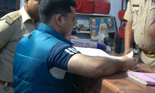 एसपी आकाश तोमर की बड़ी कार्यवाही, यूपी गिरोह बन्द और समाज विरोधी क्रिया कलाप के तहत 2 करोड़ 12 लाख की सम्पति की सीज एसपी आकाश तोमर की बड़ी कार्यवाही, यूपी गिरोह बन्द और समाज विरोधी क्रिया कलाप के तहत 2 करोड़ 12 लाख की सम्पति की सीज