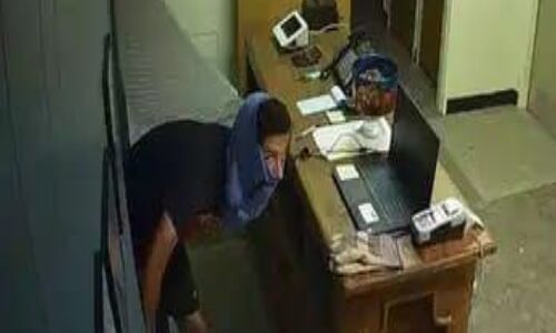 बिहार के पूर्व मुख्यमंत्री के घर चोरी, लाखों के गहने और नकदी लेकर हुए चोर फरार बिहार के पूर्व मुख्यमंत्री के घर चोरी, लाखों के गहने और नकदी लेकर हुए चोर फरार