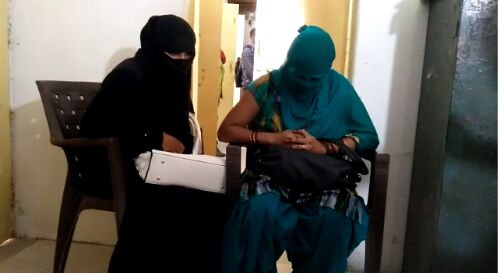 होटल में छापा: मिले आपत्तिजनक हालत में मिले युवक और युवती, देखकर यह हाल पुलिस भी शर्मा गई होटल में छापा: मिले आपत्तिजनक हालत में मिले युवक और युवती, देखकर यह हाल पुलिस भी शर्मा गई