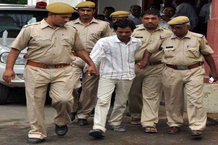 तीन साल की मासूम बच्ची के साथ रेप करने वालें को मात्र 29 दिन में फांसी की सजा तीन साल की मासूम बच्ची के साथ रेप करने वालें को मात्र 29 दिन में फांसी की सजा