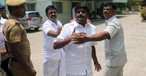 गुटखा स्कैम: तमिलनाडू में सीबीआई का मंत्री और DGP के घर पर छापा , मचा हडकम्प