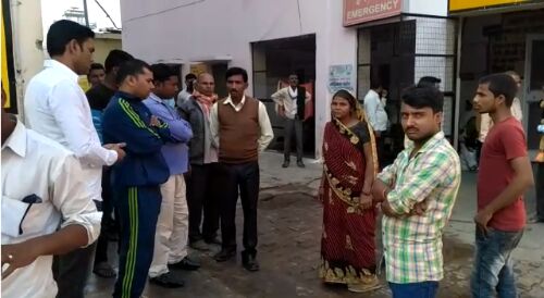 यूपी के सुल्तानपुर में कक्षा 9 की छात्रा से गैंग रेप यूपी के सुल्तानपुर में कक्षा 9 की छात्रा से गैंग रेप