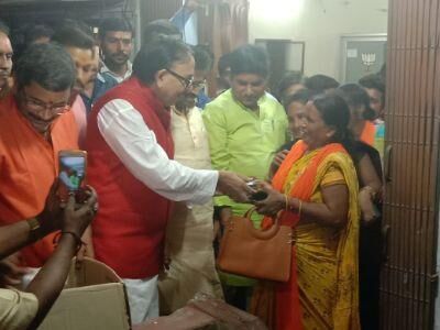 मातृ शक्ति सदैव पूज्यनीय रही है - डॉ महेन्द्र नाथ पाण्डेय