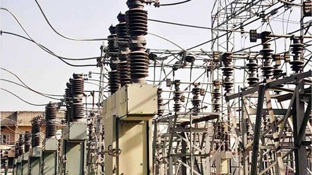 मुंबई घरेलू बिजली के बिलों में न्यूनतम 30 फीसदी की बढ़ोतरी, मंदिर वहीं बनायेगें सौगंध राम की खाते है! मुंबई घरेलू बिजली के बिलों में न्यूनतम 30 फीसदी की बढ़ोतरी, मंदिर वहीं बनायेगें सौगंध राम की खाते है!