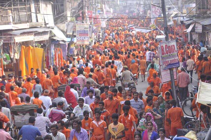 अयोध्या में लोगो का जमावड़ा, मंदिर बनाने की चाहत या सबसे बड़ा अति हिंदूवादी बनने की होड़ अयोध्या में लोगो का जमावड़ा, मंदिर बनाने की चाहत या सबसे बड़ा अति हिंदूवादी बनने की होड़