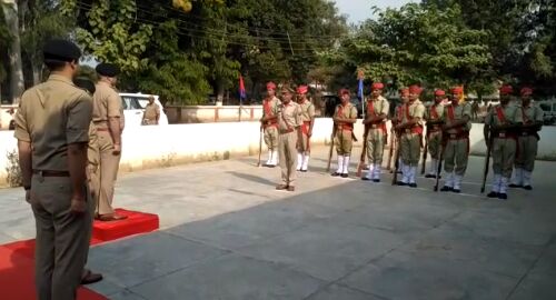एतिहासिक दुर्गा पूजा महोत्सव की तैयारी को लेकर पहुंचे एडीजी एतिहासिक दुर्गा पूजा महोत्सव की तैयारी को लेकर पहुंचे एडीजी