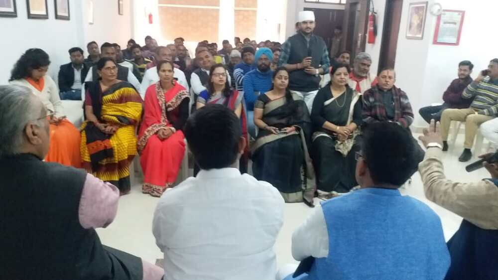 मंत्री नंदी ने प्रधानमंत्री मोदी के दौरे को लेकर व्यापार मंडल, बाज़ार प्रमुखों के साथ की बैठक मंत्री नंदी ने प्रधानमंत्री मोदी के दौरे को लेकर व्यापार मंडल, बाज़ार प्रमुखों के साथ की बैठक