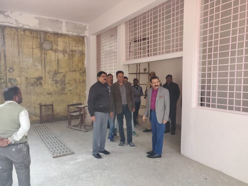 इलाहाबाद विश्वविद्यालय कुलपति ने निर्माणाधीन तिलक भवन का किया निरीक्षण ,वसंत पंचमी तक पुनर्निर्माण का दिया निर्देश इलाहाबाद विश्वविद्यालय कुलपति ने निर्माणाधीन तिलक भवन का किया निरीक्षण ,वसंत पंचमी तक पुनर्निर्माण का दिया निर्देश
