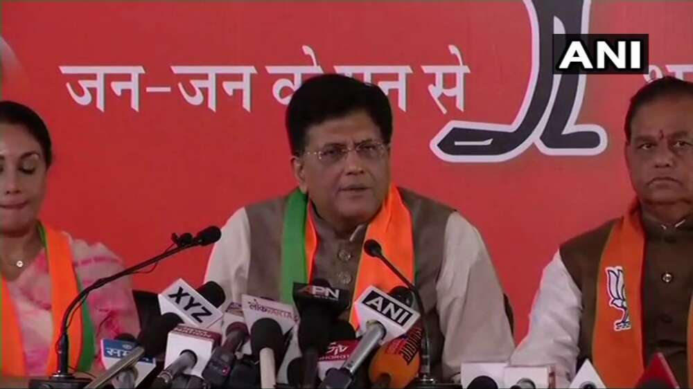 मंत्री पीयूष गोयल ने उधेडी कांग्रेस की बखिया, कांग्रेस ने कहा झूंठ का पुलिंदा मंत्री पीयूष गोयल ने उधेडी कांग्रेस की बखिया, कांग्रेस ने कहा झूंठ का पुलिंदा