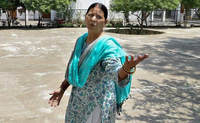 तेजप्रताप ने नहीं की राबड़ी से मुलाकात, रही सही उम्मीद भी तलाक को लेकर हुई ...? तेजप्रताप ने नहीं की राबड़ी से मुलाकात, रही सही उम्मीद भी तलाक को लेकर हुई ...?