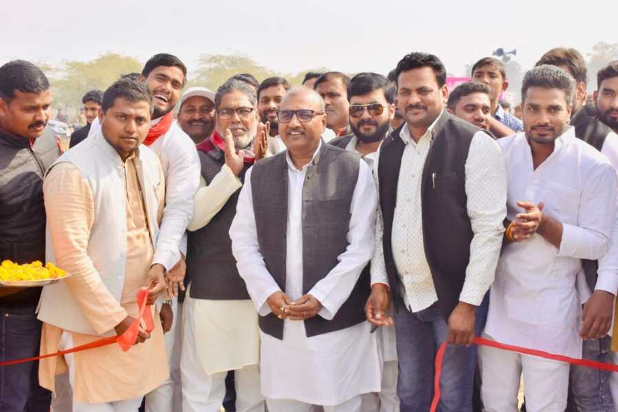 विधायक ललई यादव ने किया क्रिकेट जिला स्तरीय टूर्नामेंट का उद्घाटन विधायक ललई यादव ने किया क्रिकेट जिला स्तरीय टूर्नामेंट का उद्घाटन