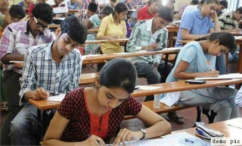 UP Board Exam 2019: 7 फरवरी से शुरू होंगी यूपी बोर्ड 10वीं और 12वीं की परीक्षाएं UP Board Exam 2019: 7 फरवरी से शुरू होंगी यूपी बोर्ड 10वीं और 12वीं की परीक्षाएं