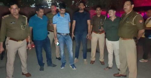 नोएडा पुलिस से हुई बदमाशों की मुठभेड़, दो बदमाश हुए घायल दो मौके से हुए फरार नोएडा पुलिस से हुई बदमाशों की मुठभेड़, दो बदमाश हुए घायल दो मौके से हुए फरार