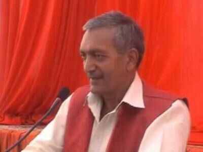 यूपी में सपा को लगा बरेली में झटका, वीरपाल सिंह ने दिया इस्तीफा