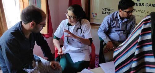 भारत-पाकिस्तान बार्डर पर किया स्वास्थय कैंप का आयोजन अपनी सेवा से ज़िले का नाम रोशन कर रही डॉ-अलका